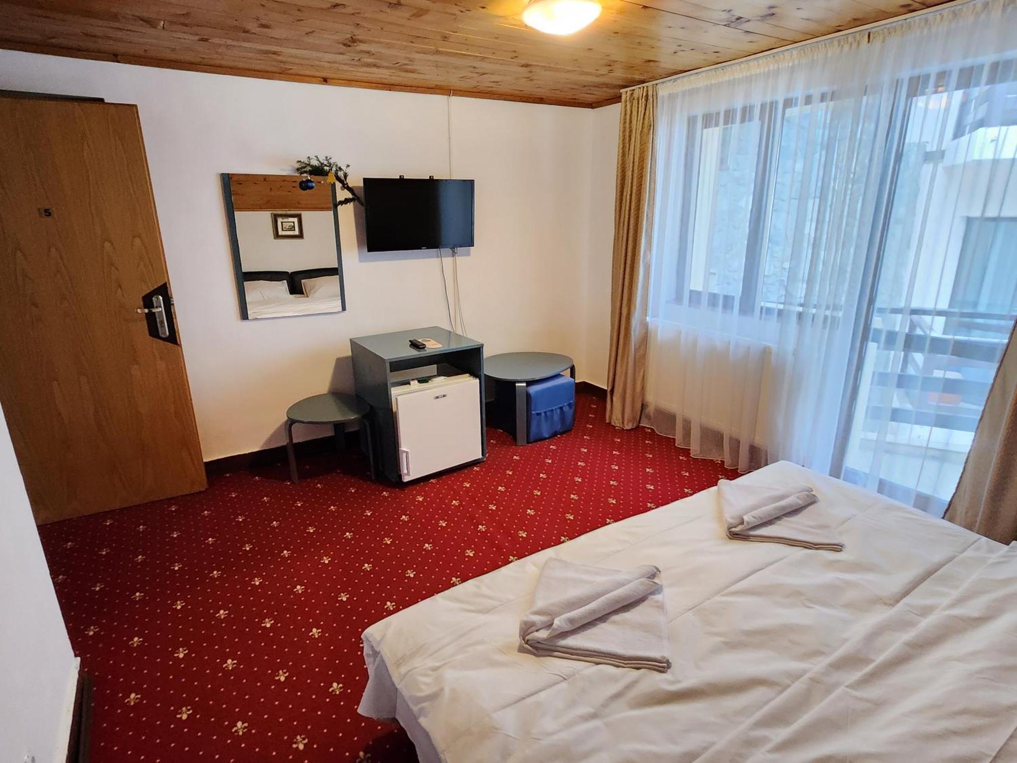 Holiday Houses Сіная Номер фото